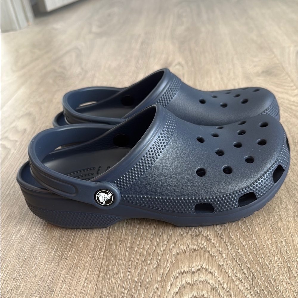 W7/M5 Navy Croc Clogs New w/o Tags - Picture 4 of 5